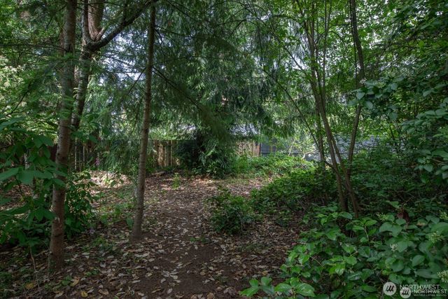 1111 1st Avenue NE, Seattle, WA 98125