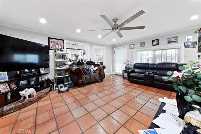 13441 Fenton, Sylmar, CA 91342