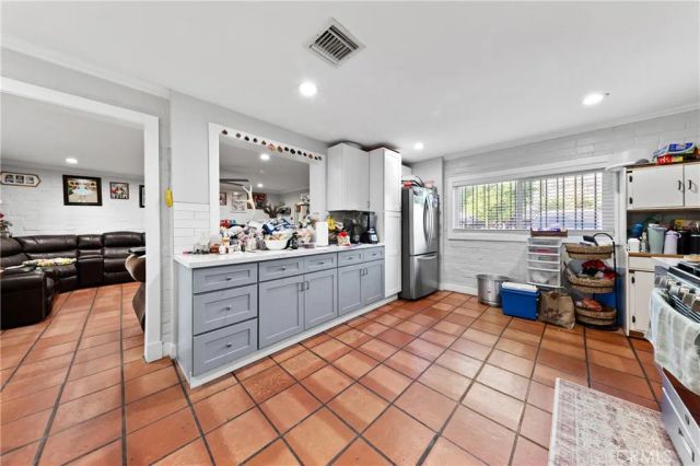 13441 Fenton, Sylmar, CA 91342