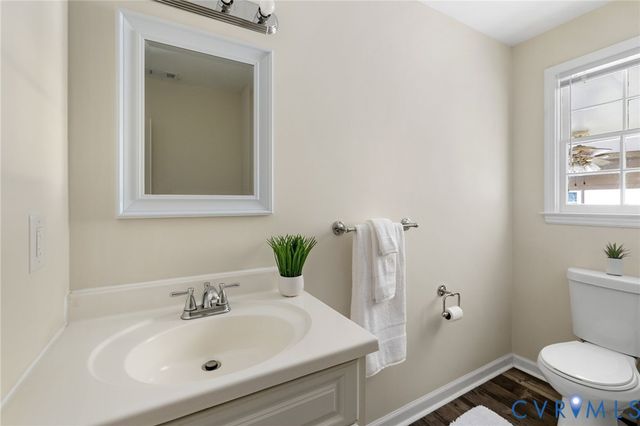 393 Red Oak Dr, Hopewell, VA 23860