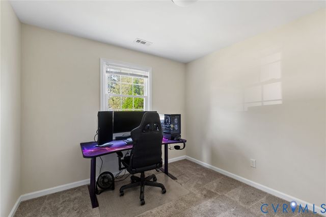393 Red Oak Dr, Hopewell, VA 23860