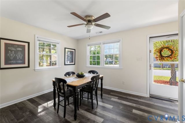 393 Red Oak Dr, Hopewell, VA 23860