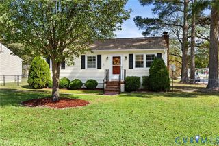 393 Red Oak Dr, Hopewell, VA 23860