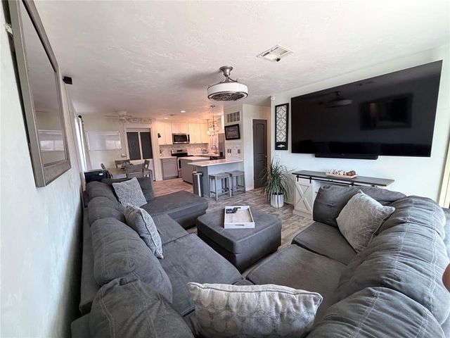 504 Gayclifee Terrace, Edmond, OK 73003