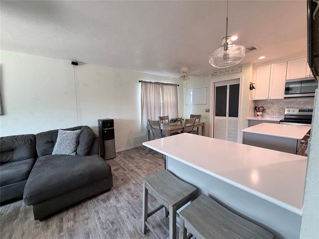 504 Gayclifee Terrace, Edmond, OK 73003