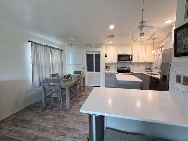 504 Gayclifee Terrace, Edmond, OK 73003