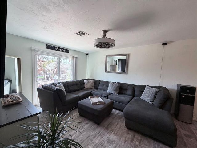 504 Gayclifee Terrace, Edmond, OK 73003