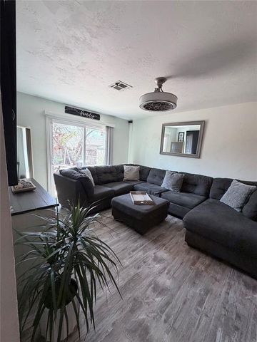 504 Gayclifee Terrace, Edmond, OK 73003