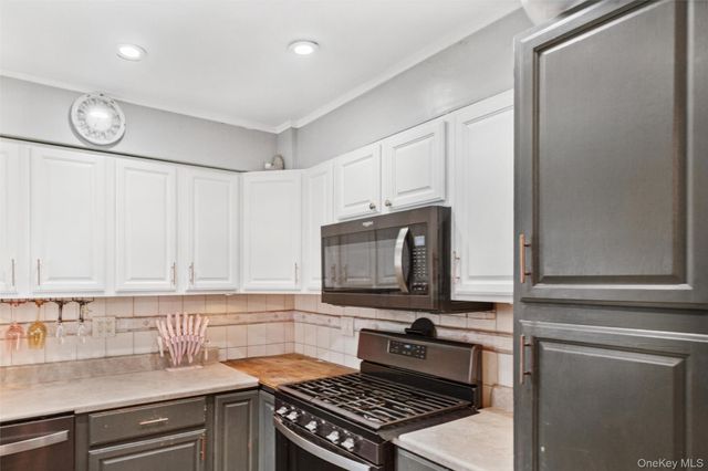 2877 Calvin Road, Oceanside, NY 11572