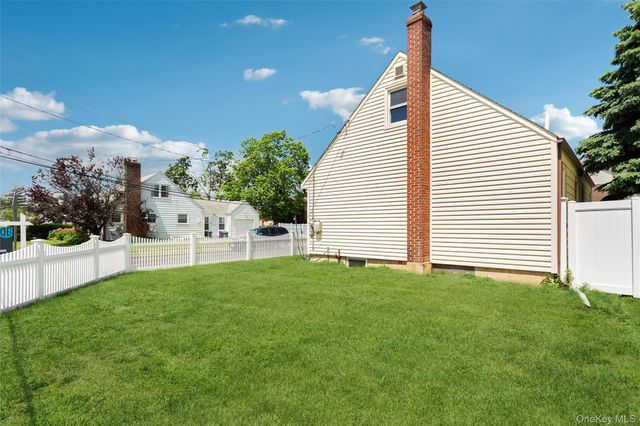 2877 Calvin Road, Oceanside, NY 11572