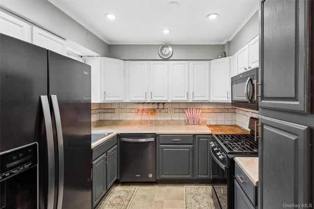 2877 Calvin Road, Oceanside, NY 11572