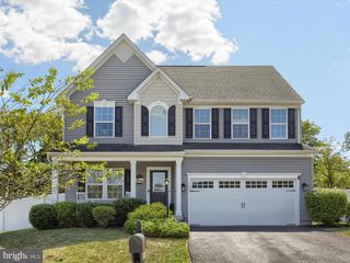 3863 SEATTLE SLEW DR, Harrisburg, PA 17112