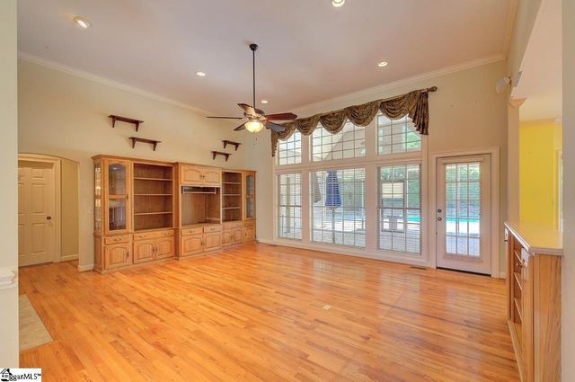 15 Mandarin Circle, Taylors, SC 29687