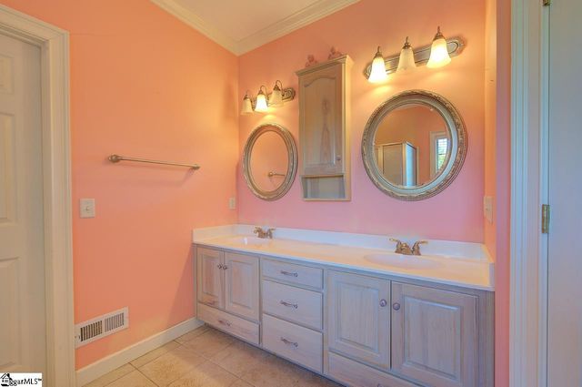 15 Mandarin Circle, Taylors, SC 29687