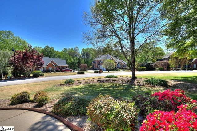 15 Mandarin Circle, Taylors, SC 29687