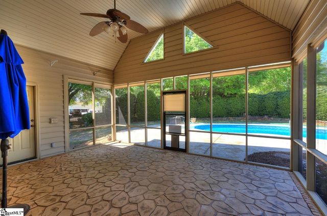 15 Mandarin Circle, Taylors, SC 29687