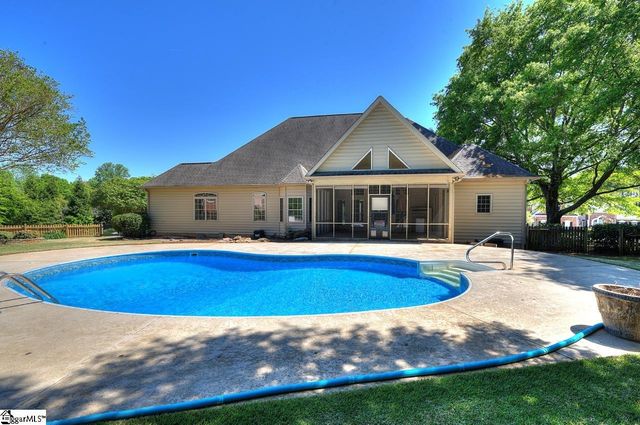 15 Mandarin Circle, Taylors, SC 29687