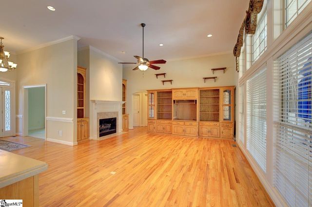 15 Mandarin Circle, Taylors, SC 29687