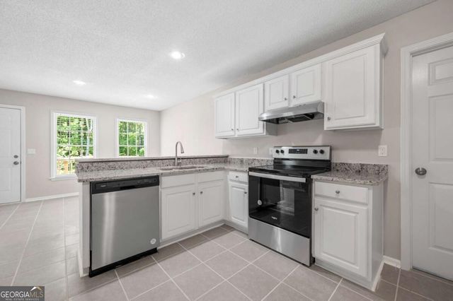 5723 Garden Walk, Flowery Branch, GA 30542