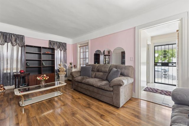 112-17 201st Street, Saint Albans, NY 11412