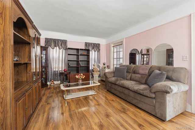 112-17 201st Street, Saint Albans, NY 11412