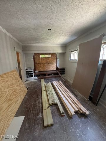 512 Eddy Road, Cleveland, OH 44108