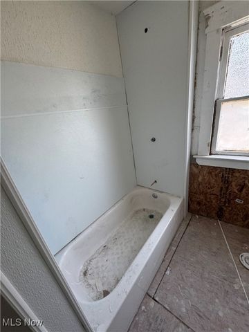 512 Eddy Road, Cleveland, OH 44108