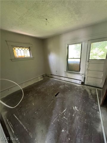 512 Eddy Road, Cleveland, OH 44108