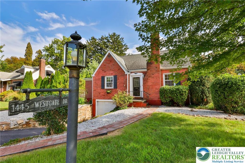 1445 Westgate Drive, Hanover Twp, PA 18017