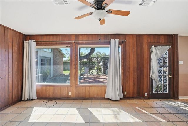 501 Dolphin Place, Corpus Christi, TX 78411