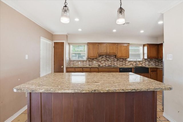 501 Dolphin Place, Corpus Christi, TX 78411