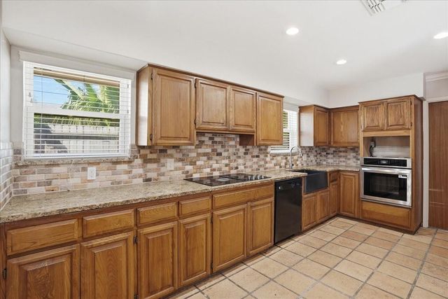 501 Dolphin Place, Corpus Christi, TX 78411