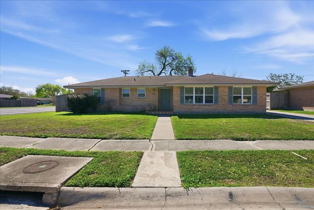 501 Dolphin Place, Corpus Christi, TX 78411