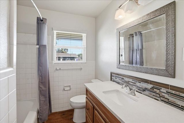 501 Dolphin Place, Corpus Christi, TX 78411