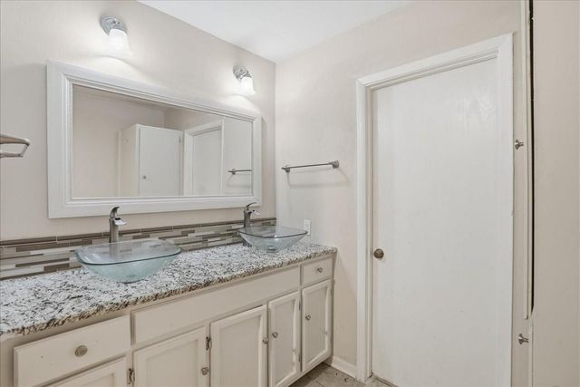 501 Dolphin Place, Corpus Christi, TX 78411