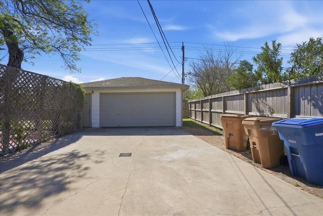 501 Dolphin Place, Corpus Christi, TX 78411
