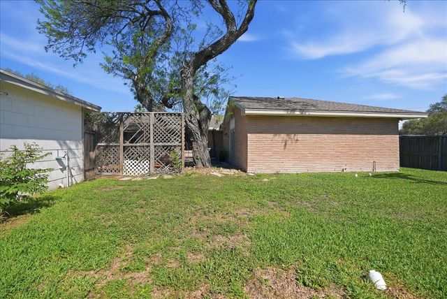 501 Dolphin Place, Corpus Christi, TX 78411