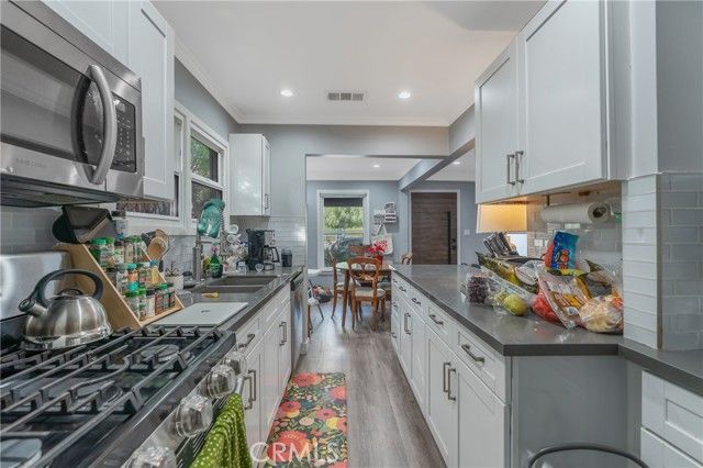 11938 Exposition Boulevard, Los Angeles, CA 90064