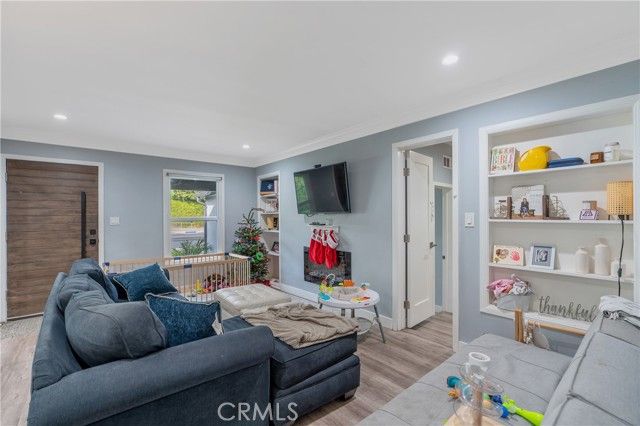 11938 Exposition Boulevard, Los Angeles, CA 90064