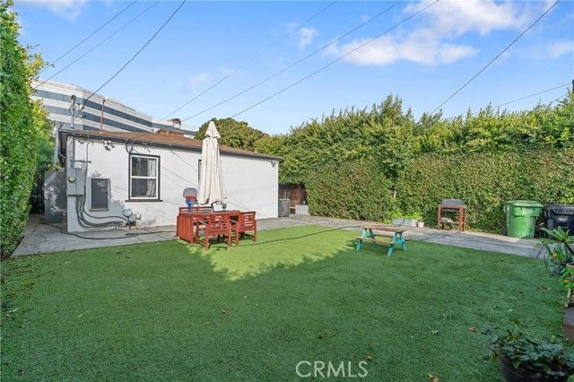 11938 Exposition Boulevard, Los Angeles, CA 90064