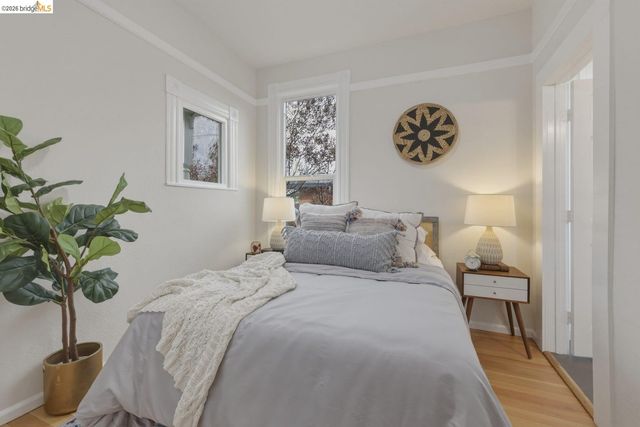 1324 Burnett St, Berkeley, CA 94702