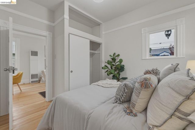 1324 Burnett St, Berkeley, CA 94702