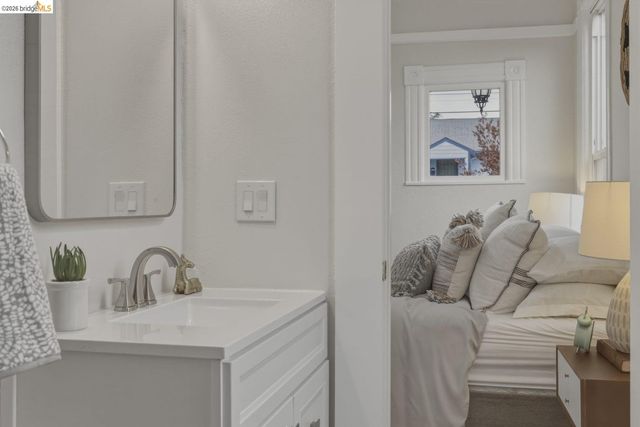 1324 Burnett St, Berkeley, CA 94702