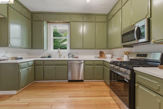 1324 Burnett St, Berkeley, CA 94702