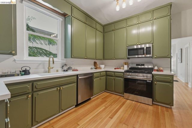 1324 Burnett St, Berkeley, CA 94702
