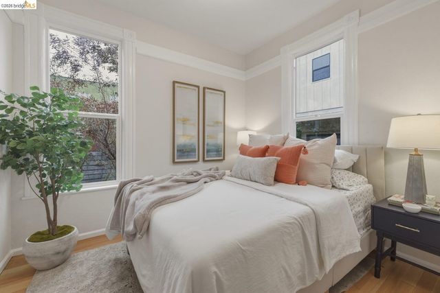 1324 Burnett St, Berkeley, CA 94702