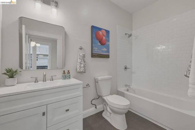 1324 Burnett St, Berkeley, CA 94702