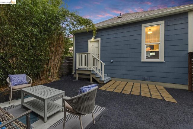1324 Burnett St, Berkeley, CA 94702