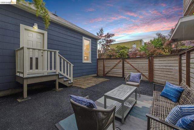 1324 Burnett St, Berkeley, CA 94702