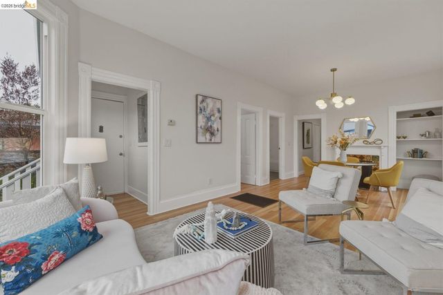 1324 Burnett St, Berkeley, CA 94702